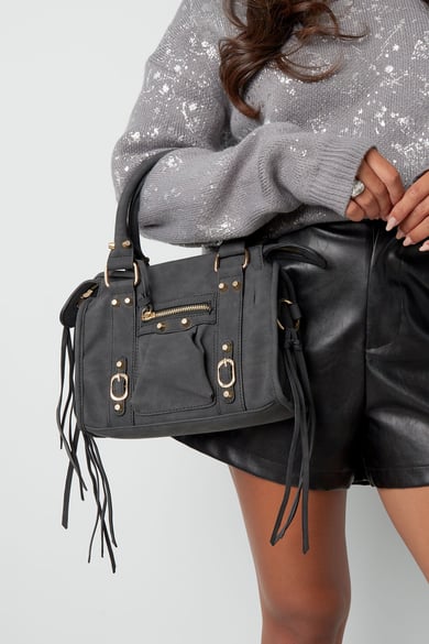 Bolso con flecos y detalles en negro h5 Imagen2